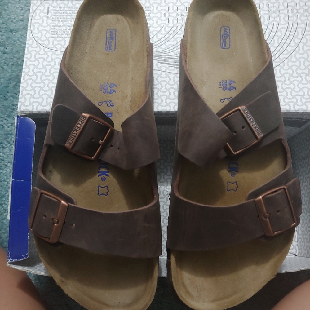 NIB Birkenstock Arizona BS size 44 M11/W13